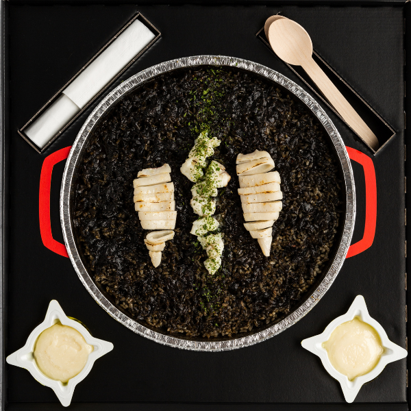 ARROZ NEGRO CON RAPE Y CALAMAR